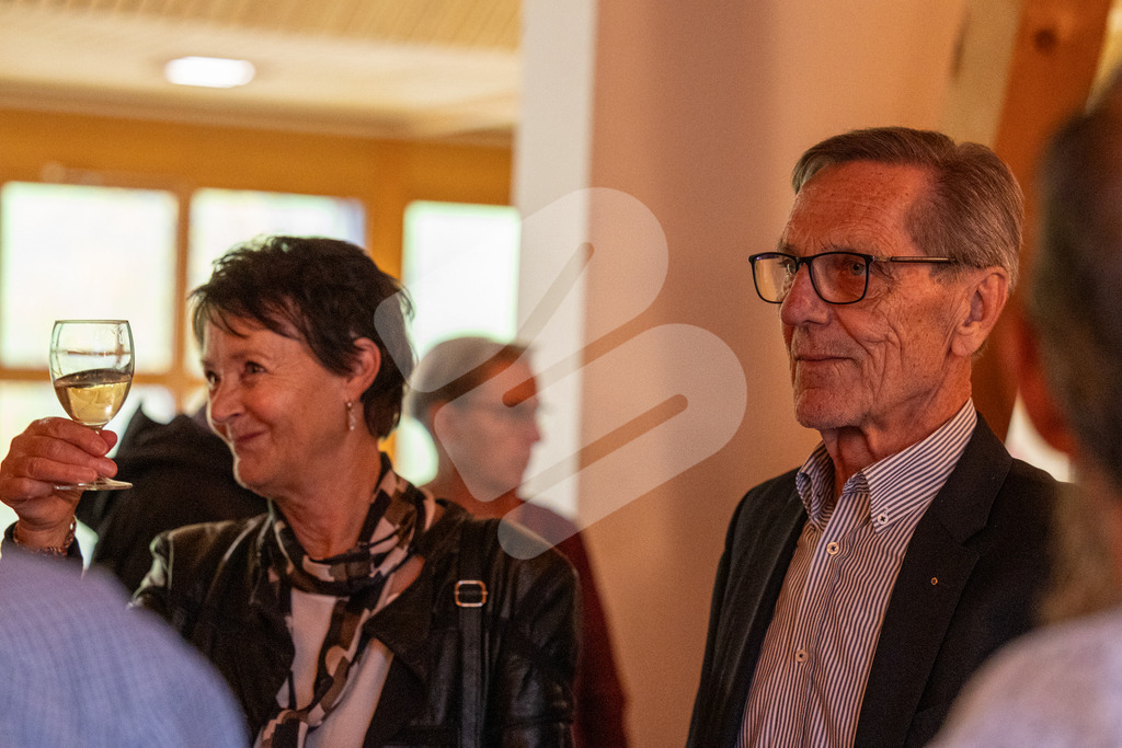 SKE100J_4638 | Die Schwinger des Schwyzer Kantonalen Schwingerverbandes: Fotos, die Dynamik und Leidenschaft festhalten, sowie emotionale Momente aus dem traditionellen Schwingsport zeigen. - Realisiert mit Pictrs.com
