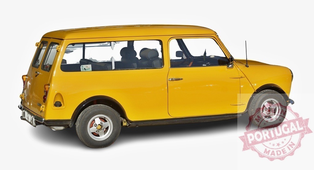 Yellow Mini Clubman Estate classic car isolated | Yellow Mini Clubman Estate classic car with vintage design isolated on white - Realisiert mit Pictrs.com