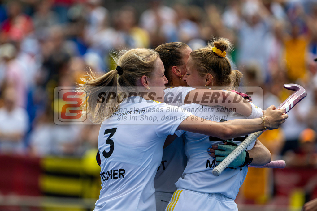 Final4_20250531-1300-Z09_2544 | Krefeld, Deutschland, 31.05.2025:  Feldhockey Final4 2025 – „Deutsche Feldhockey-Meisterschaften 2025“ im Gerd-Wellen-Hockeyanlage am 31.05.2025 in Krefeld, Deutschland. (Foto von Kramhöller/Fehrmann/Kaste)Krefeld, Germany, 31.05.2025: Feldhockey Final4 2025 – „Deutsche Feldhockey-Meisterschaften 2025“ in Gerd-Wellen-Hockeyanlage at 31.05.2025 in Krefeld, Deutschland. (Foto from Kramhöller/Fehrmann/Kaste)