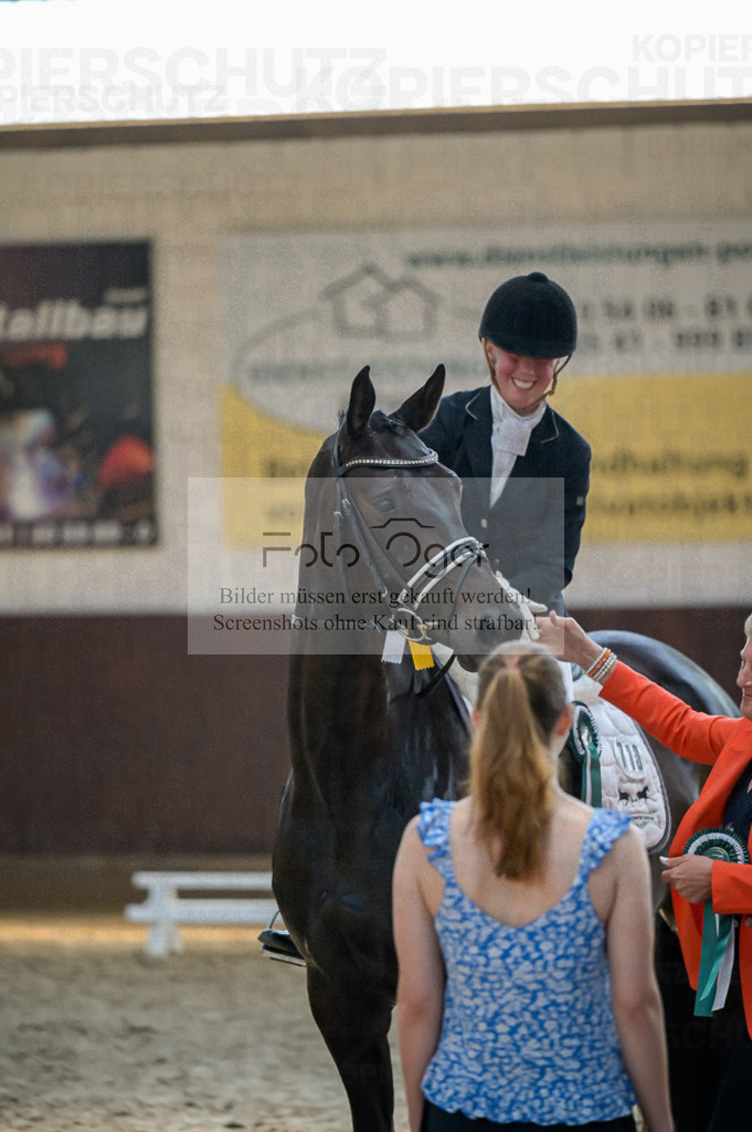 Reitturnier Voxtrup | Entdecke hochwertige Reitturnierfotos von Foto Oger. Professionell, emotional und authentisch – jetzt Lieblingsmomente im Shop bestellen.Deutschlandweite Turnierfotografie. - Realisiert mit Pictrs.com