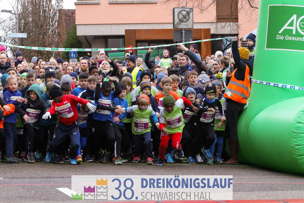 400m AOK Junior Cup | 3 Koenigslauf 2024 400m AOK Junior Cup - Realisiert mit Pictrs.com