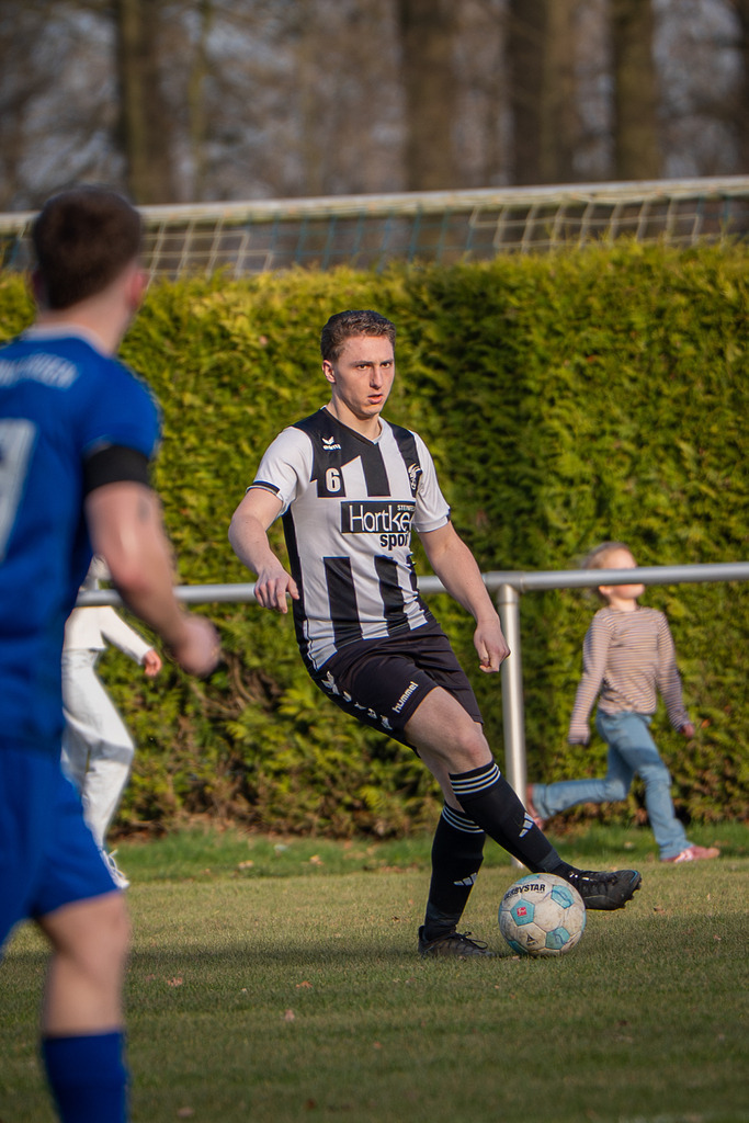 Fußball I Herren I Saison 2025-2026 I Kreisliga VEC I 17. Spieltag I BW Langförden - SV Falke Steinfeld I 7236 | jns.sportfotos - Realisiert mit Pictrs.com