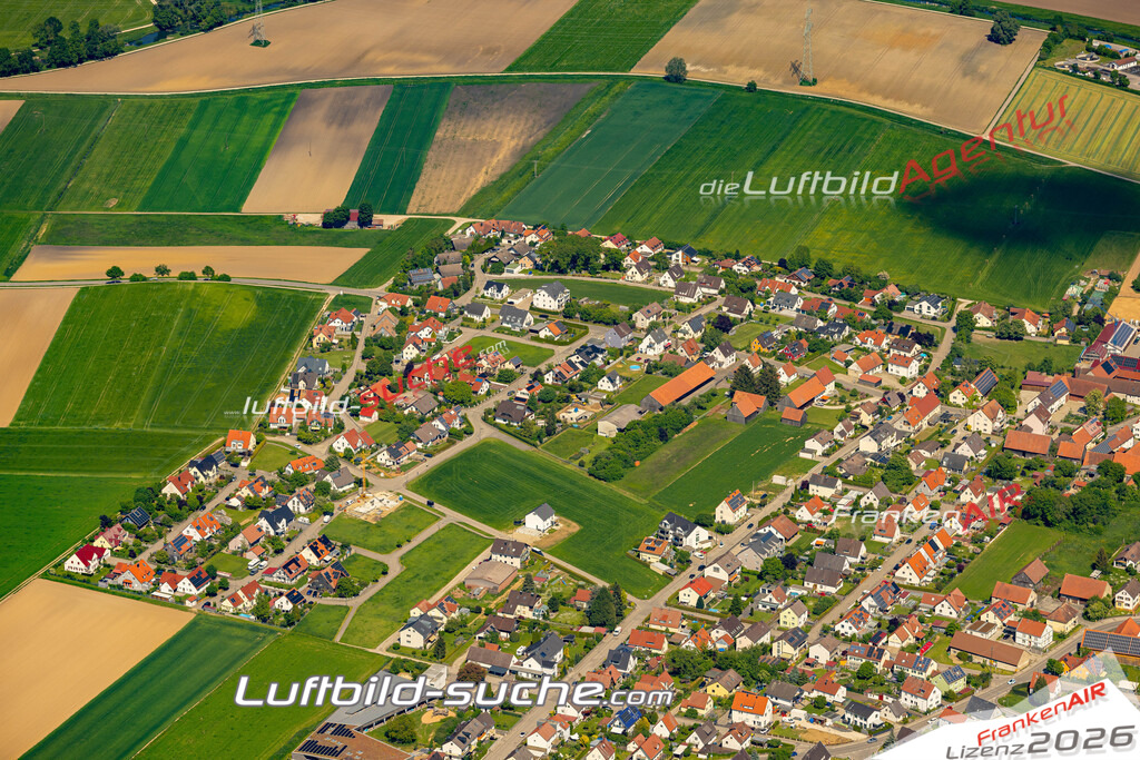 Das Luftbild zeigt :  Gablingen - Die Luftaufnahme wurde 2024 vom UL-Flugzeug aus erstellt ( keine Drohne ) - Hochauflösende Luftaufnahme - Für grossformatige Ausdrucke geeignet. Die Geschenkidee !Mit Lizenz und Bildrechte bestellbar