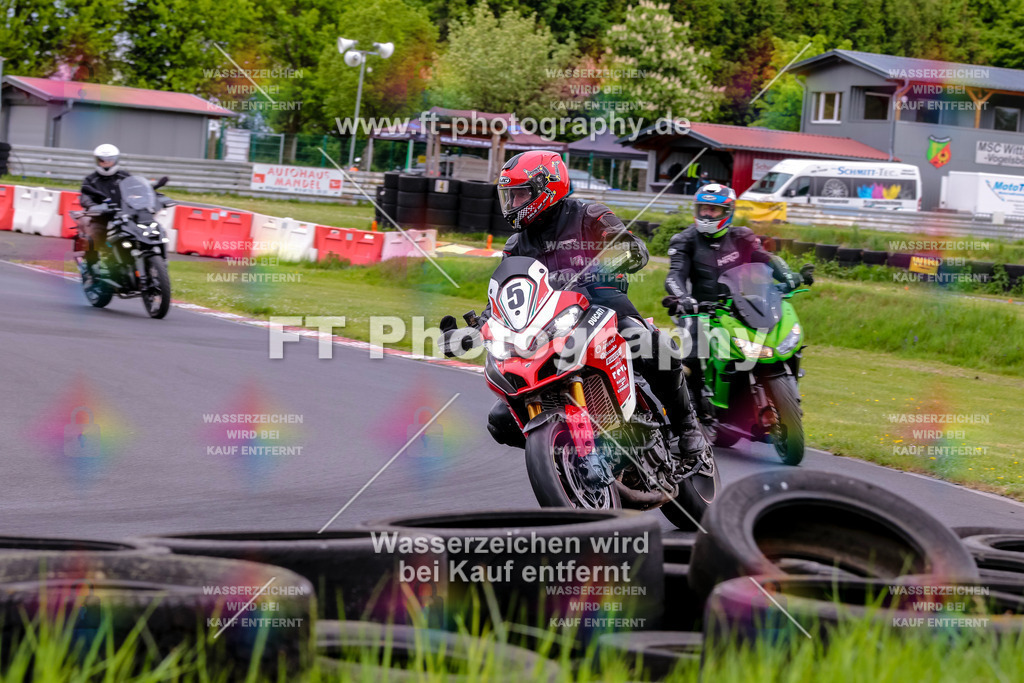 MotoTeamVBK-20472 | Hier findet Ihr Bilder von Touristenfahrten auf der Nürburgring Nordschleife oder von anderen Veranstaltungen die ich besucht habe. Viel Spass beim Durch Schauen 