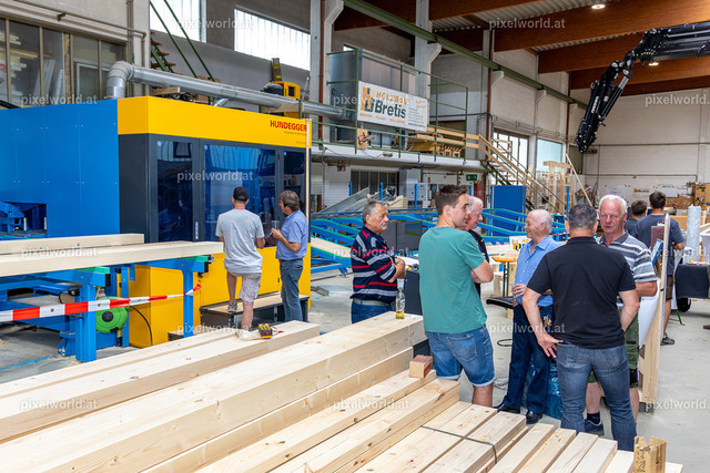 Maschinenpräsentation bei Holzbau Bretis
