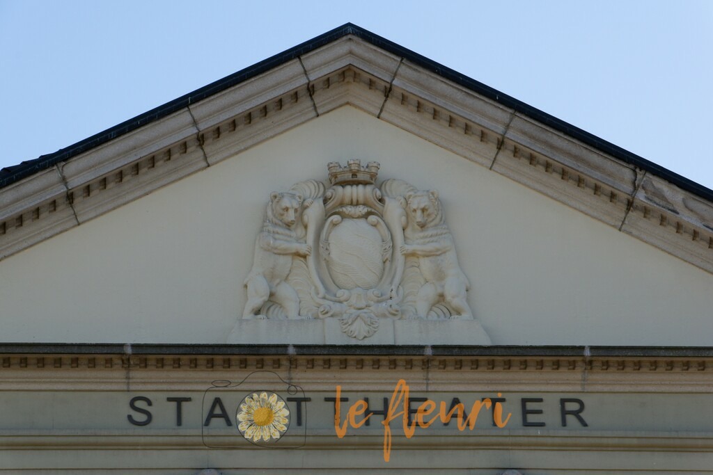 Stadttheater | Dies ist der Shop von Florian Blum - le fleuri. Langenthal, Bern, SchweizSie können hier meine oder ihre eigenen Fotos als Fotoprodukte kaufen. Tassen, Schlüsselanhänger, Taschen etc. können Sie hier gestalten.  - Realisiert mit Pictrs.com