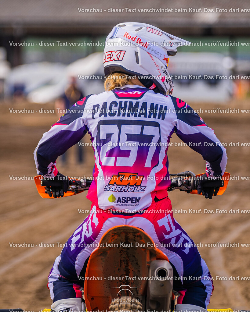 04_13_Bensdorf_Ladies-2444 | Sportfotografin aus Berlin-Brandenburg mit Fokus auf Motocross. Ich halte deine sportliche Leistung und echte Emotionen auf und neben der Strecke professionell fest. Entdecke die Fotos von deinem Rennen und bestelle sie direkt hier im Shop.
