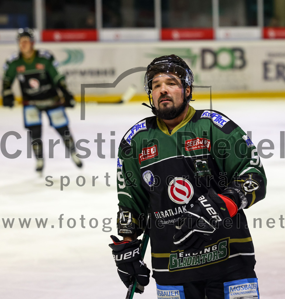 2022-11-04_127_Eishockey_TSV_Erding_gegen_TSV_Peissenberg | Erding, Deutschland, 04.11.2022:
Eishockey, Bayernliga 2022 / 2023, 10. Spieltag, TSV Erding gegen TSV Peißenberg, Endergebnis: 4:3

Rudolf Lorenz (Erding Gladiators, #91)

Foto: Christian Riedel / fotografie-riedel.net