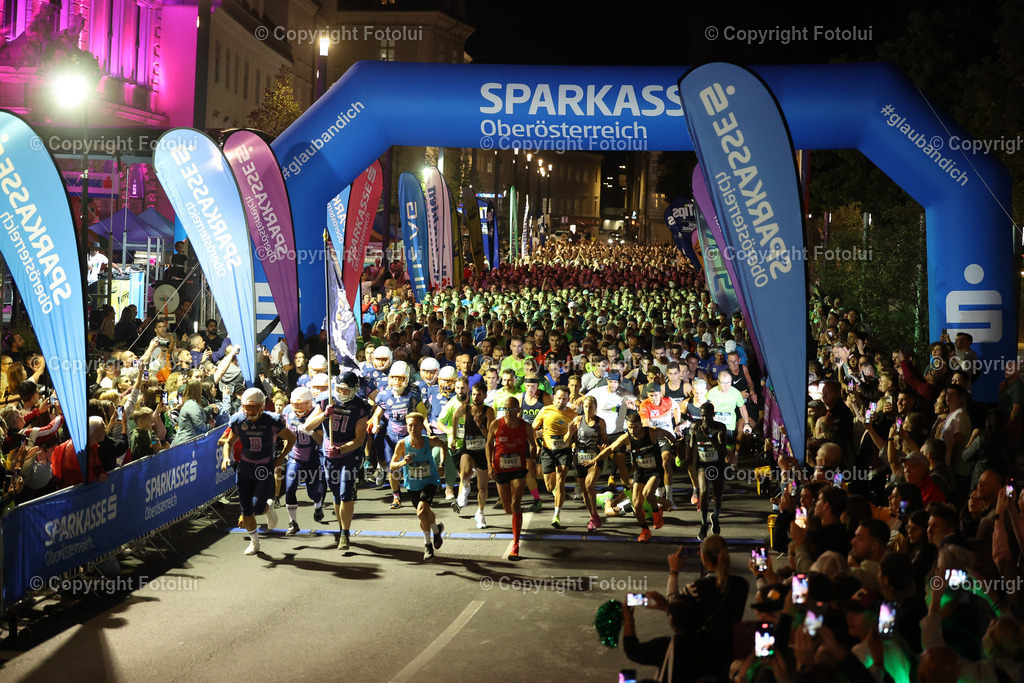 20230928bmmac220264 | Linz, AUSTRIA 26.Sept.23 - Night Run, Image shows 
Photo: Sportmediapics.com/ Manfred Binder