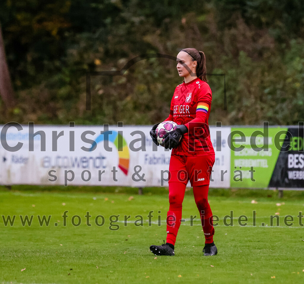 2023-10-07_037_FC_Forstern_gegen_TSV_Schwaben_Augsburg | Forstern, Deutschland, 07.10.2023:
Fußball, Frauen Bayernliga 2023 / 2024, 6. Spieltag, FC Forstern gegen TSV Schwaben Augsburg, Endergebnis: 1:6

Torfrau Sarah Reißner (TSV Schwaben Augsburg, #1)

Foto: Christian Riedel / fotografie-riedel.net