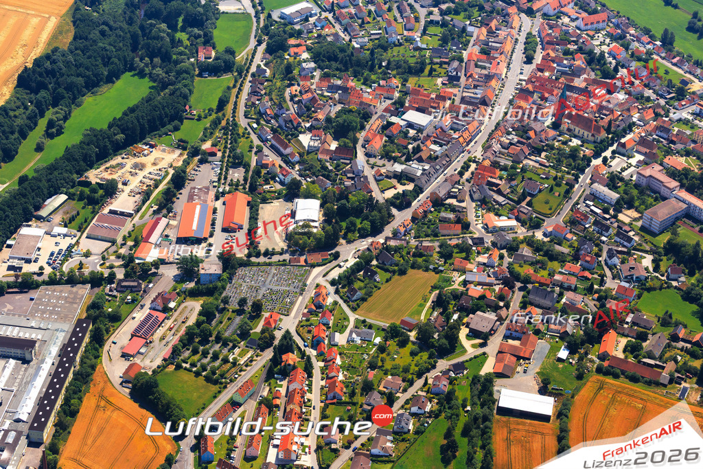 Die Luftaufnahme der Stadt Erbendorf wurde vom UL-Flugzeug heraus erstellt ( keine Drohne )- hohe Auflösung für beste Qualität