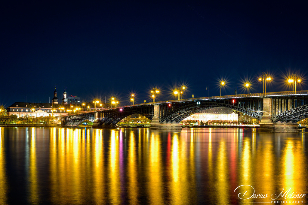 Die Theodor-Heuss-Brücke in Mainz | Die Theodor-Heuss-Brücke in Mainz