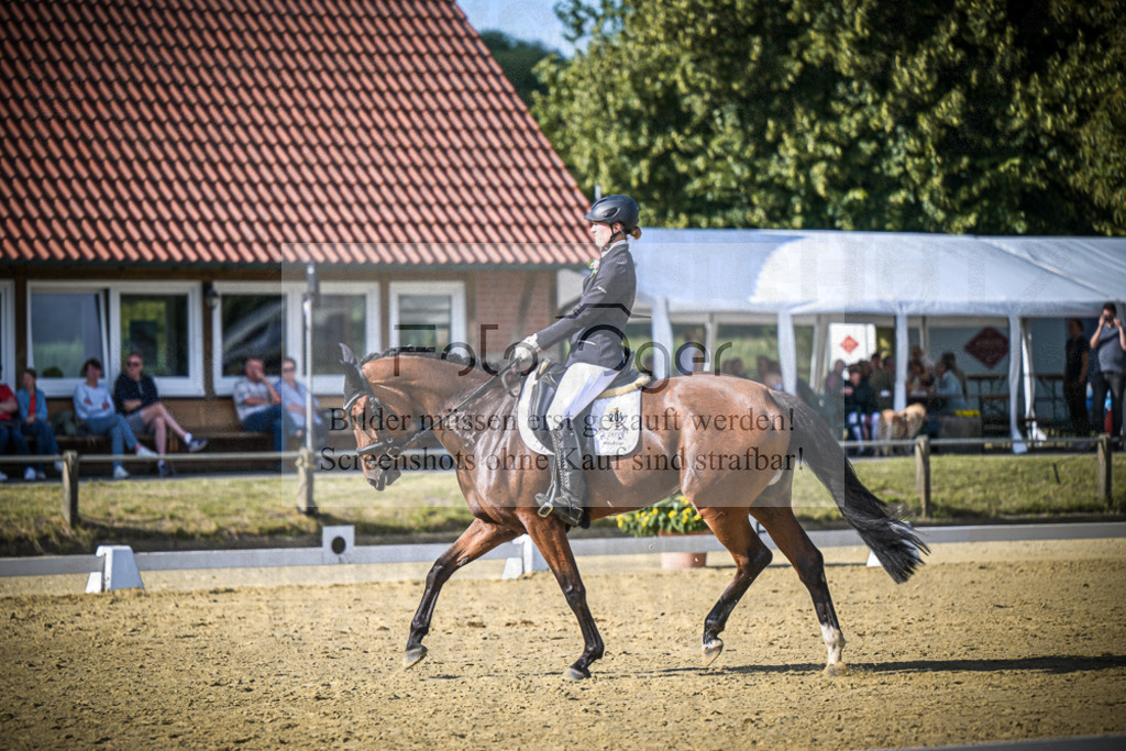 DOS_0732 | Entdecke hochwertige Reitturnierfotos von Foto Oger. Professionell, emotional und authentisch – jetzt Lieblingsmomente im Shop bestellen.Deutschlandweite Turnierfotografie. - Realized with Pictrs.com