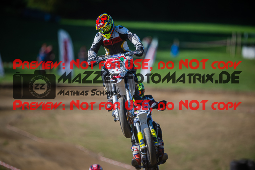 MaZZes_FotoMatrix_220904_6812 | UE40