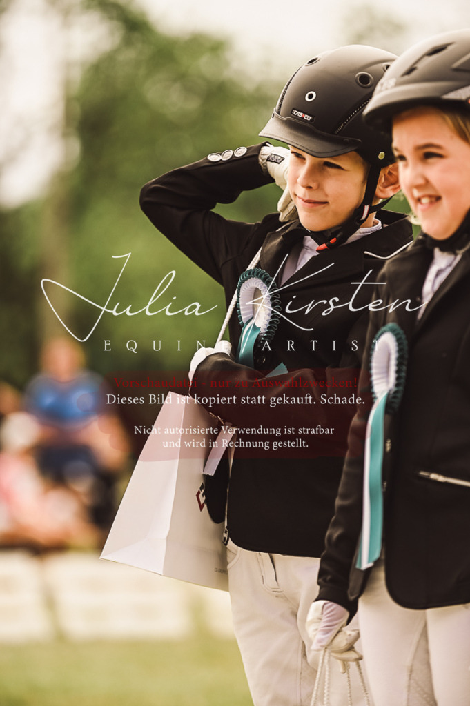 DSC_5370 | Pferde- und Turnierfotografie in Westsachsen. Pferdeportraits, Auftragszeichnungen und intuitive Kunst.