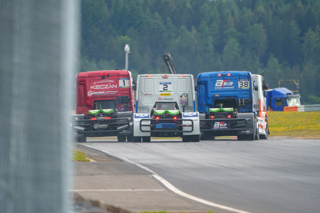 A7407036 | 13.07.2024 Goodyear FIA European Truck Racing Championship (ETRC) NürburgringBild: Kampf um die ersten vier Plätze mit  #38 JOSÉ EDUARDO RODRIGUES (Portugal), #1 Norbert Kiss (DE) und #2 Jochen Hahn - Realisiert mit Pictrs.com