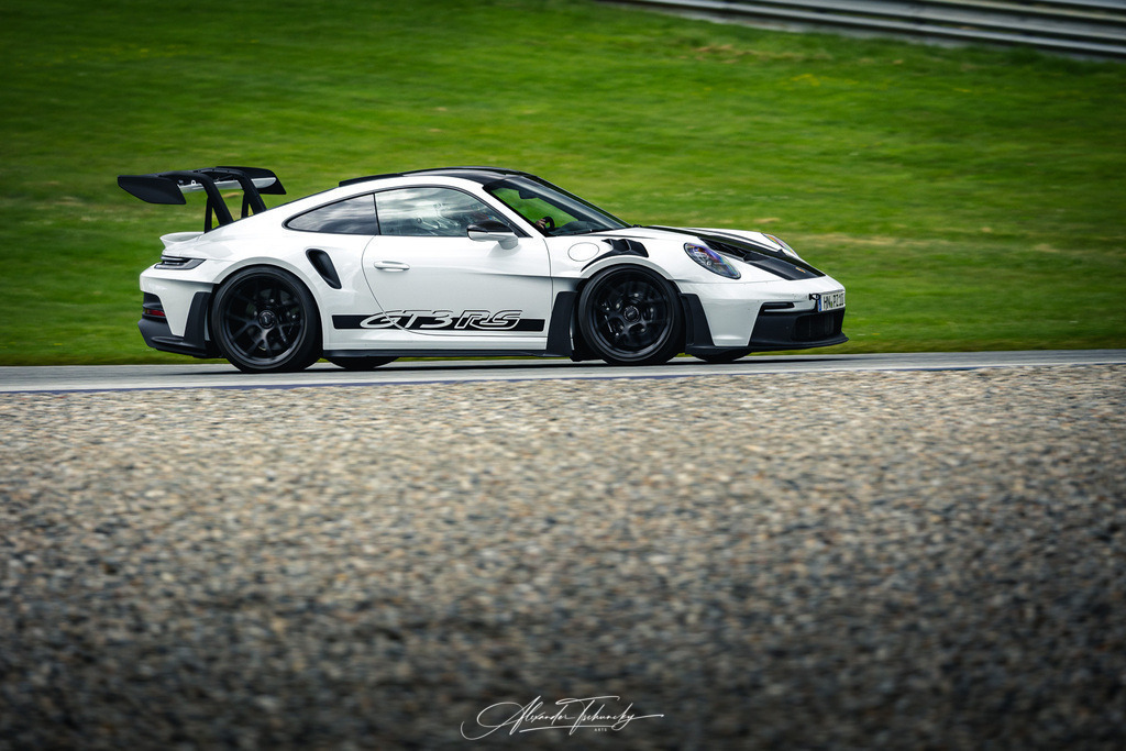 R6PZ1726 _Alexander Tschuncky | Entdecken Sie die faszinierende Welt von Alexander Tschuncky Arts: Kreative Fotografie, atemberaubende Automobilkunst und hochwertiger Bilderdruck. Lassen Sie sich inspirieren! - Realisiert mit Pictrs.com