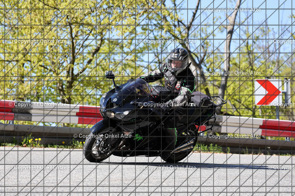 IMG_8082 | Fotograf am Kyffhäuser. Onkel Atze. Kyffhäuser Rennstrecke. Café36. Motorsportfotografie. - Realisiert mit Pictrs.com