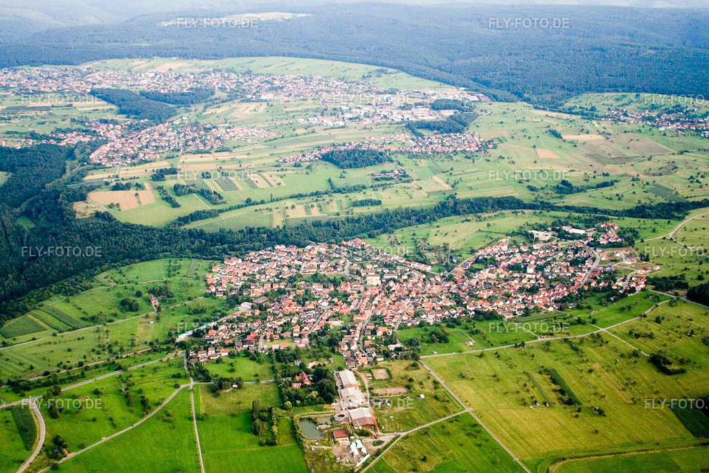 Ortsansicht | Luftbild: Ortsansicht im Ortsteil Ittersbach in Karlsbad im Bundesland Baden-Württemberg in Deutschland. Foto: IMG_12485.jpg vom 05.08.2008 durch Werner Riehm/FLY-FOTO.de - Realisiert mit Pictrs.com