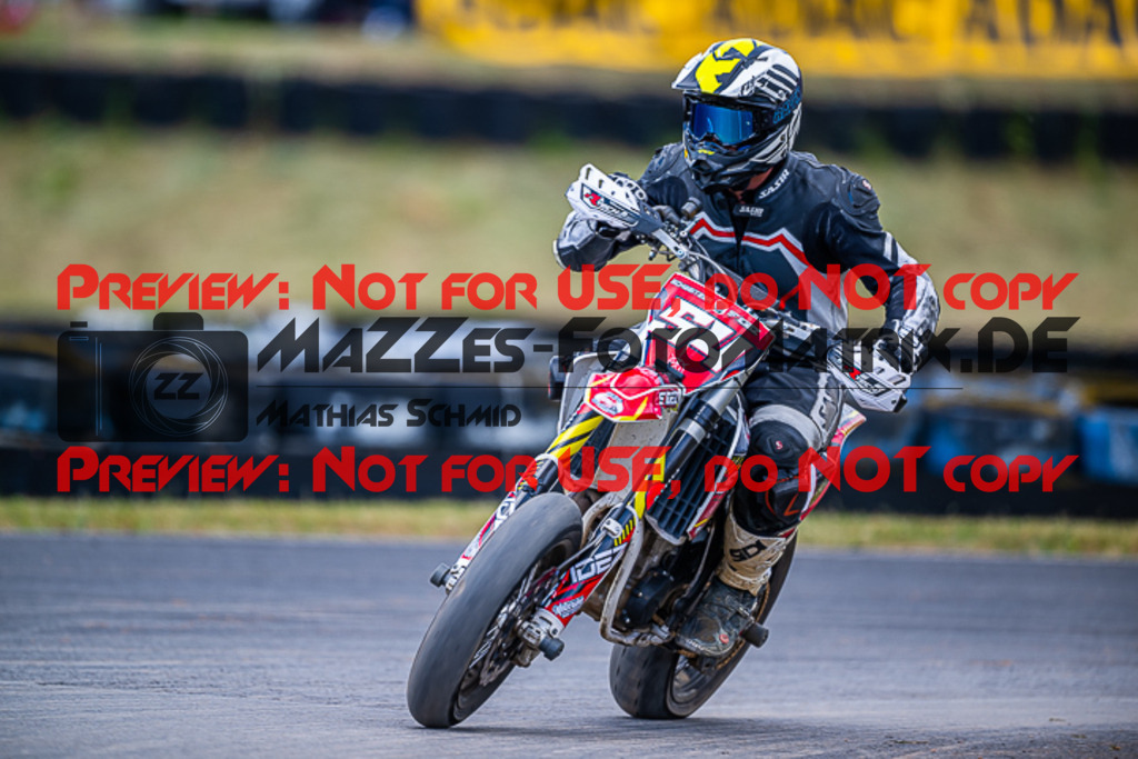 MaZZes_FotoMatrix_220528_0135 | Fotograf Mathias Schmid
Sportfotograf,
Eventfotograf,
Hochzeitsfotograf,
Portraitfotograf