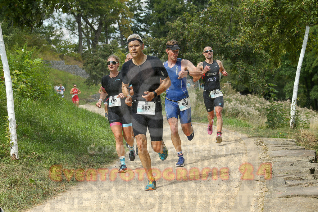 250824_1343_EX1_3383 | Sportfotografie im Rhein-Sieg Kreis, Köln, Bonn, NRW, Rheinland Pfalz, Hessen, etc. Unser Tätigkeitsfeld umfasst den Laufsport vom Volkslauf über den Marathon, Duathlon, Triathon bis zum Ultralauf wie Kölnpfad Ultra oder Schindertrail.