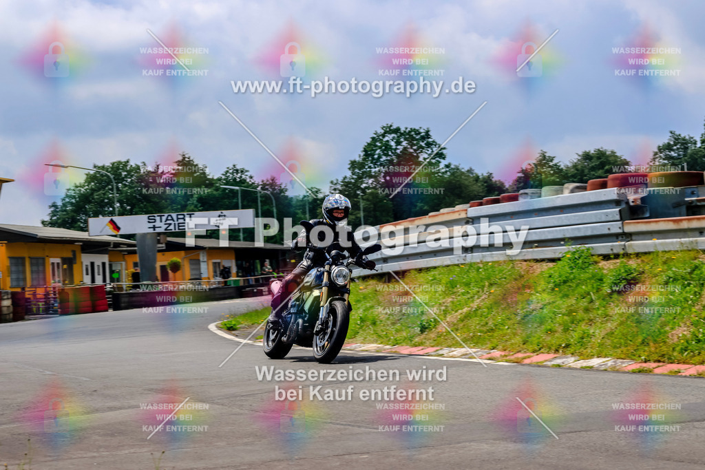 _TCM3352 | Hier findet Ihr Bilder von Touristenfahrten auf der Nürburgring Nordschleife oder von anderen Veranstaltungen die ich besucht habe. Viel Spass beim Durch Schauen 