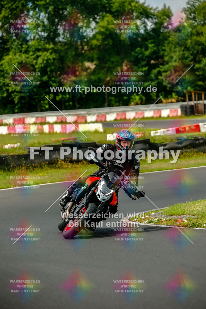 VBK-4690 | Hier findet Ihr Bilder von Touristenfahrten auf der Nürburgring Nordschleife oder von anderen Veranstaltungen die ich besucht habe. Viel Spass beim Durch Schauen 