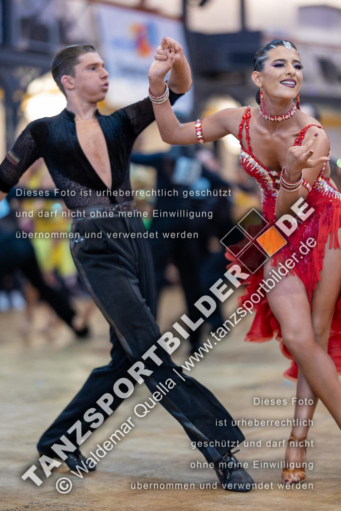 20230812-01142 | Hier finden Sie Tanz Bilder vom Latein und Standard Formationen tanzen. Sportbilder vom Tanzsport. Schöne Fotos und von Weltmeisterschaft, Europameisterschaft, Bundesliga, Regionalliga, Oberliga und Landesliga sowie von GOC Stuttgart, DanceComp, WM Bremen