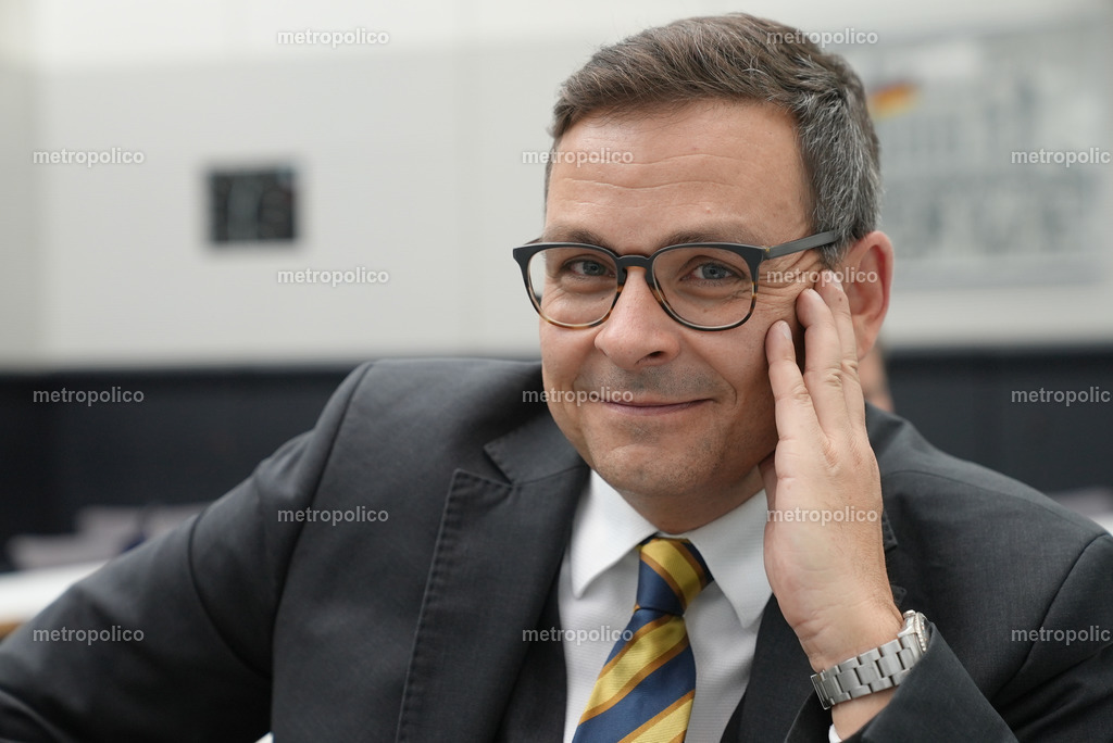 Gerald Grosz | Metropolico