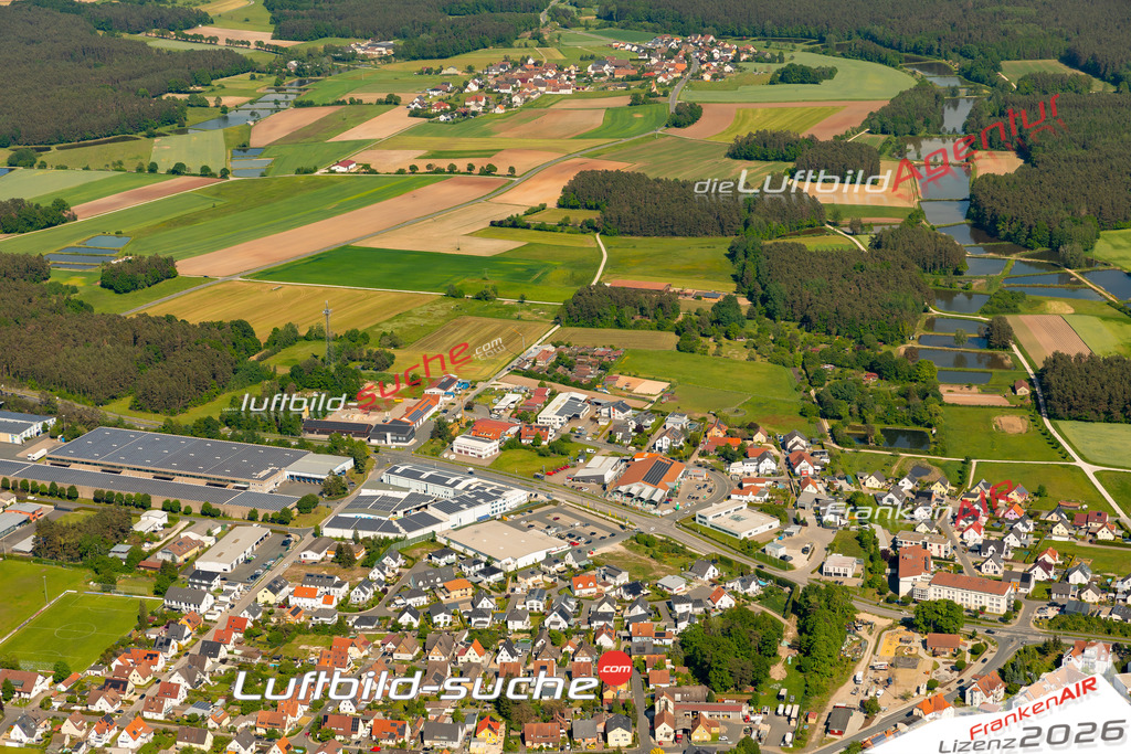 Das Luftbild zeigt : Zeckern Hemhofen - Die Luftaufnahme wurde 2024 vom UL-Flugzeug aus erstellt ( keine Drohne ) - Hochauflösende Luftaufnahme - Für grossformatige Ausdrucke geeignet. Die Geschenkidee !Mit Lizenz und Bildrechte bestellbar