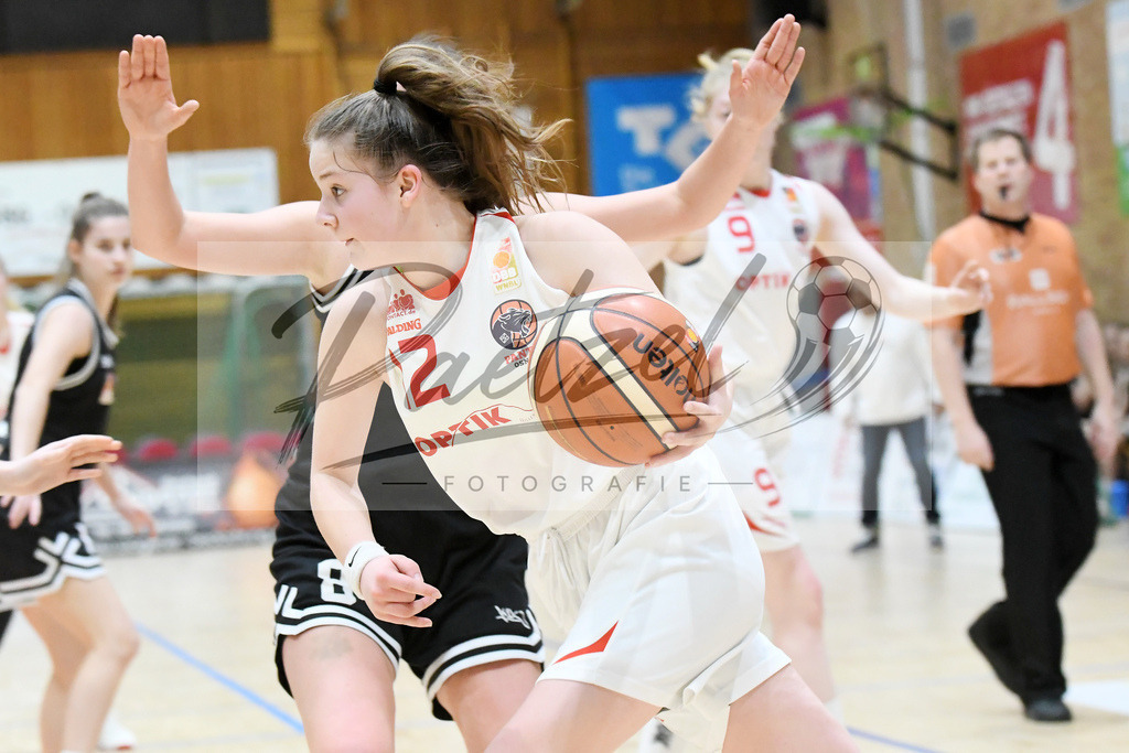 20200126_OSCTGN_0032 | Basketball, Juniorinnen: Pia Sprehe (OSC Junior Panthers) in Aktion, am Ball, Einzelaktion beim Spiel der WNBL zwischen OSC Junior Panthers vs. TG Neuss Junior Tigers am 26.01.2020 im Panthers Dome in Osnabrück, Deutschland.(Foto von Nico Paetzel) - Realisiert mit Pictrs.com