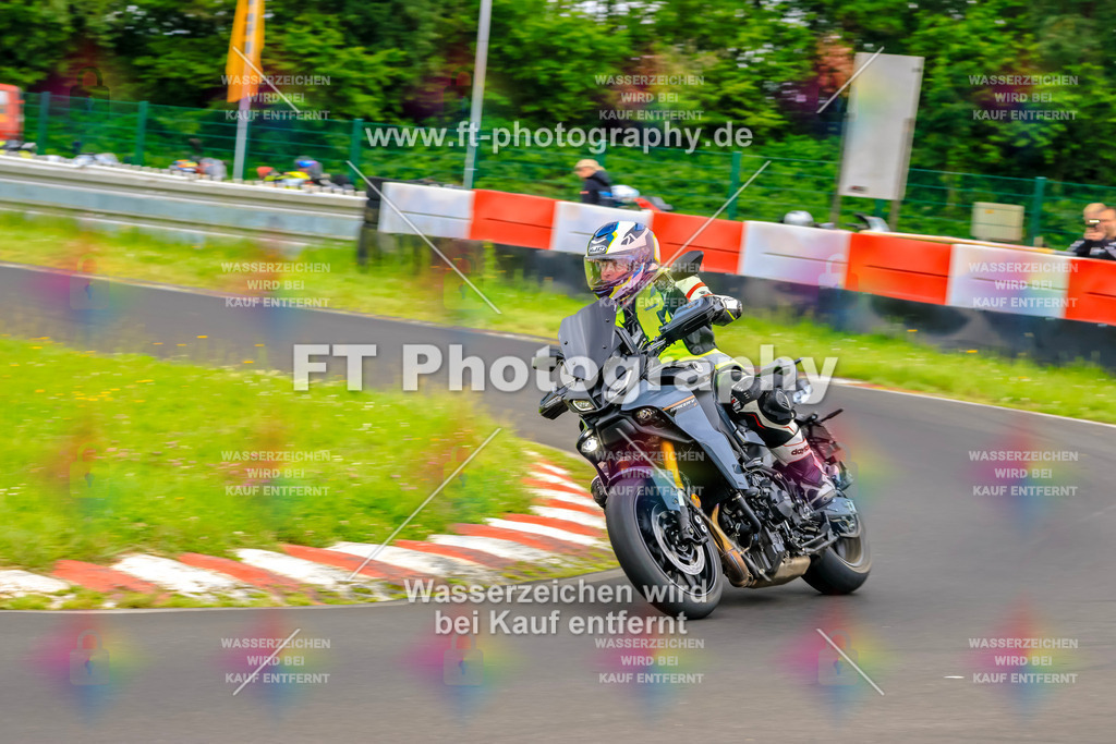 VBK-7622 | Hier findet Ihr Bilder von Touristenfahrten auf der Nürburgring Nordschleife oder von anderen Veranstaltungen die ich besucht habe. Viel Spass beim Durch Schauen 