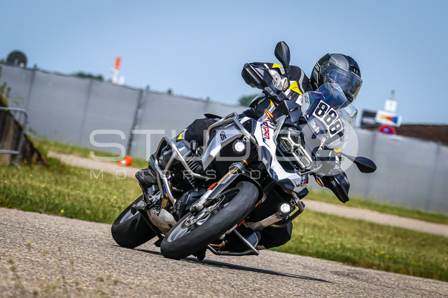 0888-260530DCB-047_888 | Deine Full-Service-Agentur für ✔️Videoproduktionen und ✔️Motorsportfotografie Jetzt Angebot anfragen!