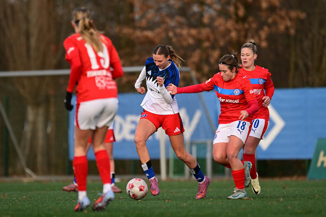 Fußball I Frauen I Saison 2025-2026 I Regionalliga Nord I 11. Spieltag I Hamburger SV U20 - Holstein Kiel I 29444 | Der Sportfotograf. - Realisiert mit Pictrs.com
