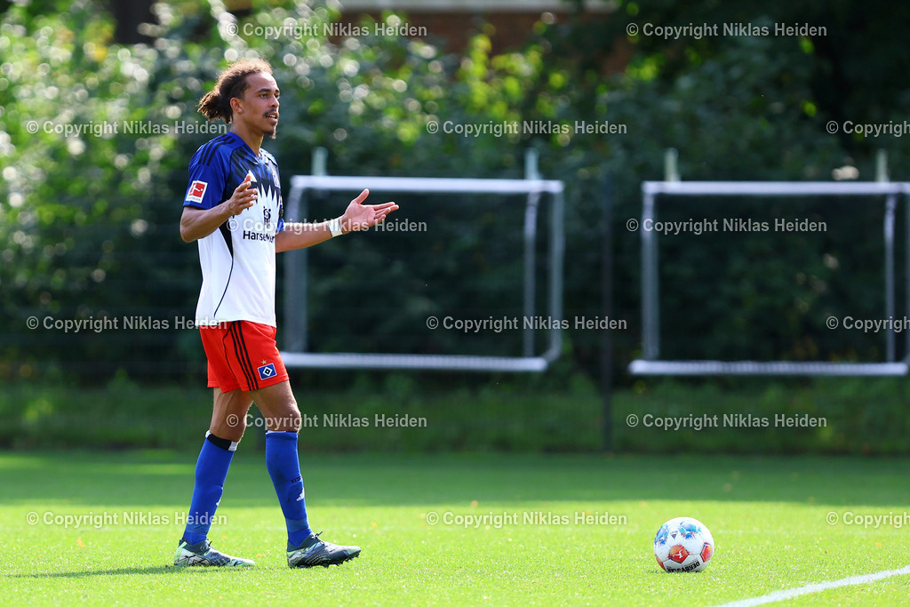 NH_HamburgerSV_Hannover96_Testspiel_04092025 | #15 Yussuf Poulsen (Hamburger SV)Fußball I Herren I Freundschaftsspiel I Saison 2025-2026  I Hamburger SV -Hannover 96 I 04.09.2025 I Trainingsplatz Volksparkstadion