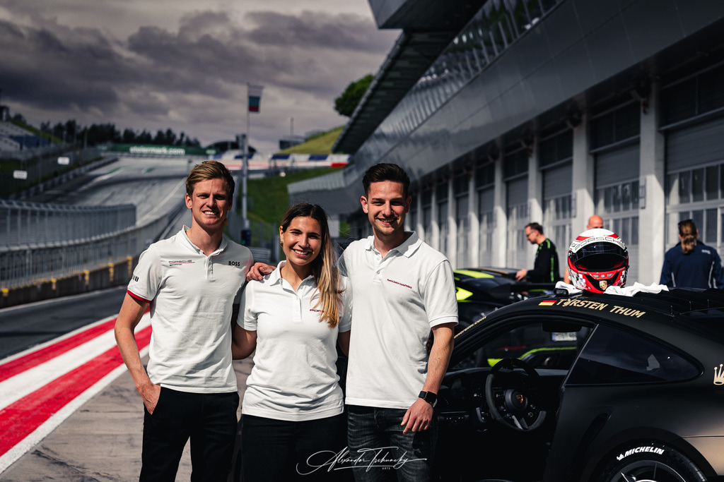 Red Bull Ring 2025 | Entdecken Sie die faszinierende Welt von Alexander Tschuncky Arts: Kreative Fotografie, atemberaubende Automobilkunst und hochwertiger Bilderdruck. Lassen Sie sich inspirieren! - Realisiert mit Pictrs.com