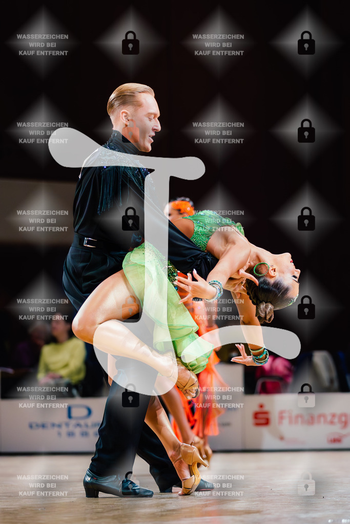 Goldstadtpokal 2025 - WDSF World Open Latin 29th (36) Kevin Baumann _ Alisa Klemm (Schwarz Weiß Club Pforzheim)-2025-01-25-6025 | Webshop for digital downloads and prints of dance sport, event & show photographer Julian Link - Realisiert mit Pictrs.com