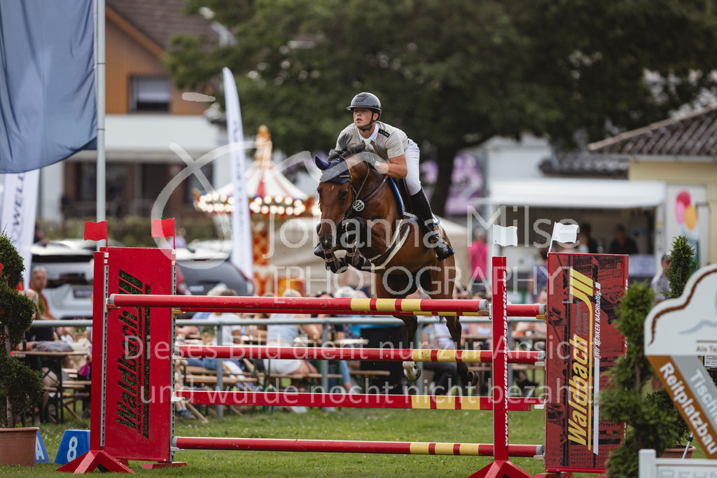 240719_LC_Youngster-S-622 | Deine schönsten Turniermomente als professionelle Fotos! Entdecke hochwertige Pferdesport-Fotografie im Online-Shop. Jetzt Fotos finden & bestellen!
