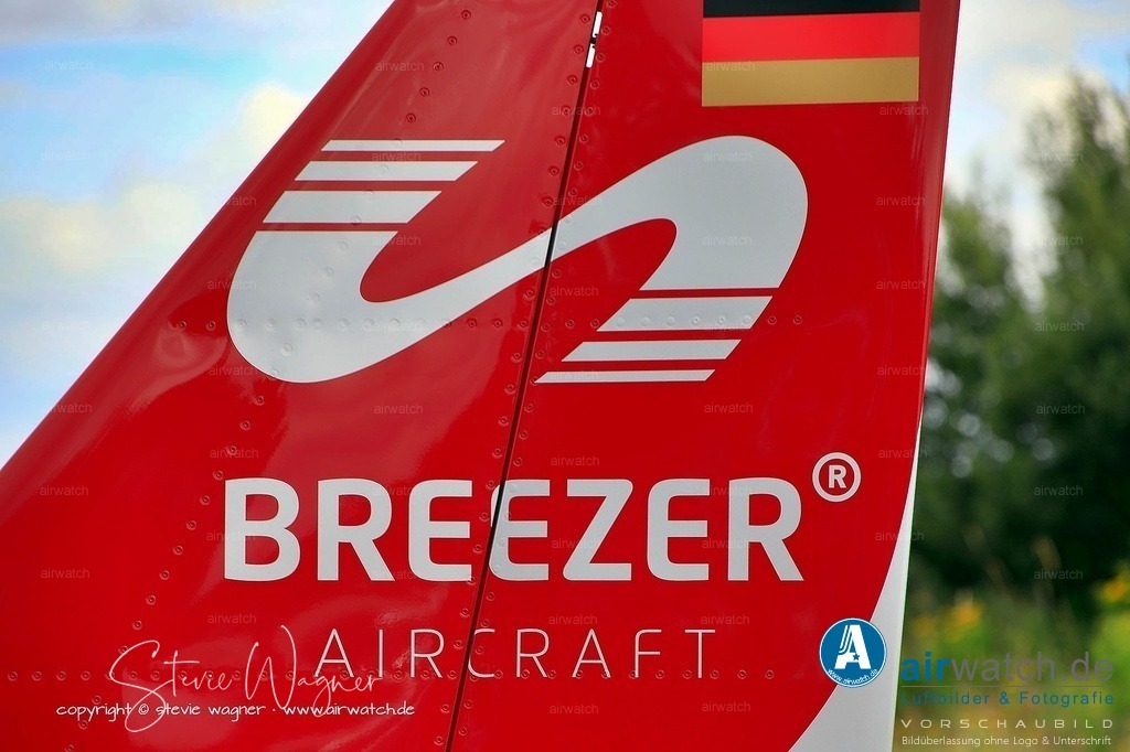 Flugplatz-Husum-airwatch-wagner149 | Entdecken Sie atemberaubende Luftbilder und Fotografien auf airwatch.de - Tauchen Sie ein in eine Welt voller faszinierender Aufnahmen aus der Vogelperspektive.