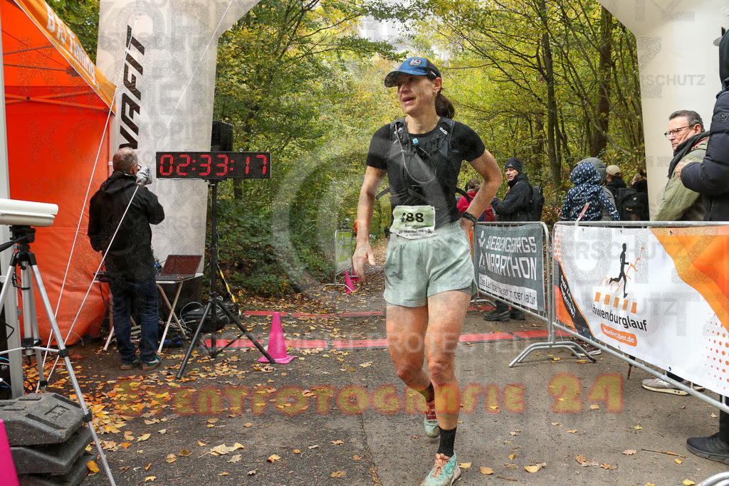 251026_1234_EX1_0737 | Sportfotografie im Rhein-Sieg Kreis, Köln, Bonn, NRW, Rheinland Pfalz, Hessen, etc. Unser Tätigkeitsfeld umfasst den Laufsport vom Volkslauf über den Marathon, Duathlon, Triathon bis zum Ultralauf wie Kölnpfad Ultra oder Schindertrail.