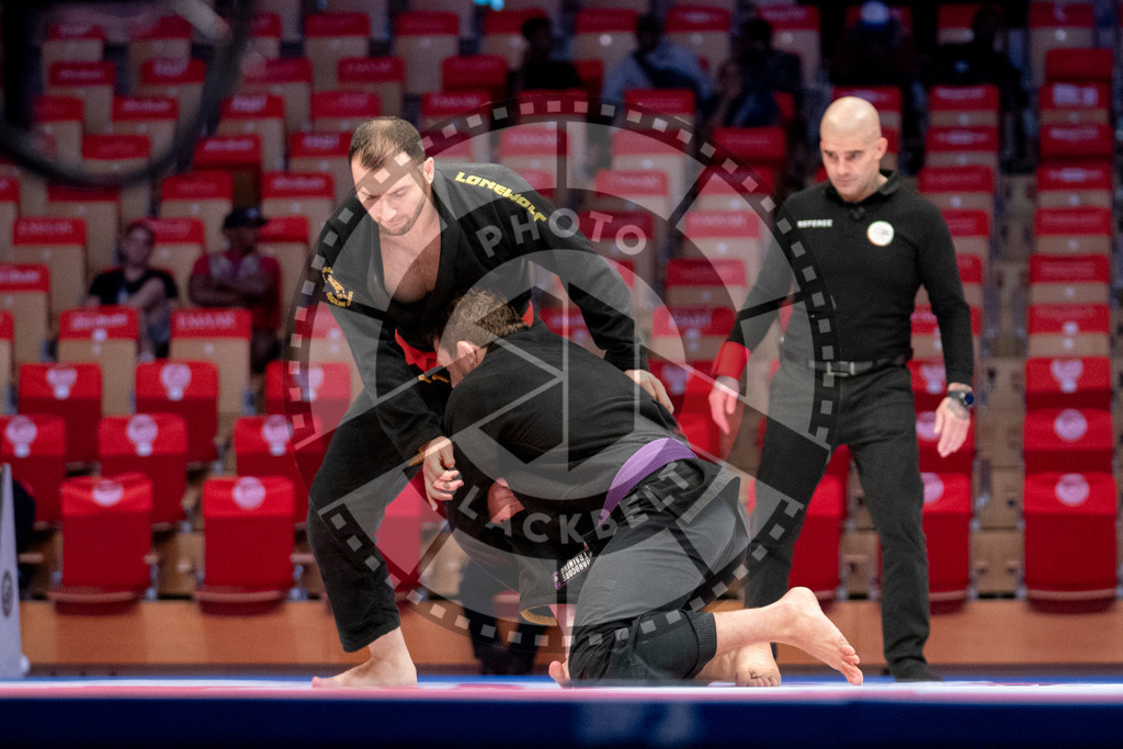 20231108PBB2080 | Fighters compete during the AJP World Professional Championship in the Mubadala Arena in Abu Dhabi, Arab United Emirates, on November 8, 2023.