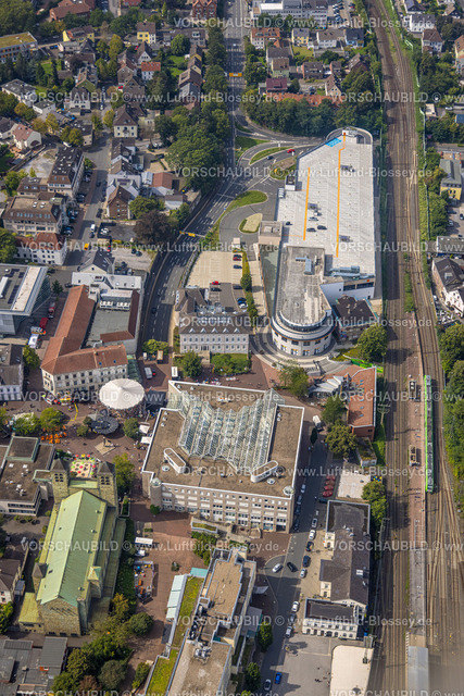 Unna230901065 | Luftbild, Stadtfest Unna 2023, Außengastronomie auf dem Katharinenplatz am Rathaus, Bahnhofstraße, Unna, Ruhrgebiet, Nordrhein-Westfalen, Deutschland