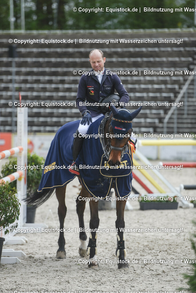 20230514_CCI4_Springen_0433 | equistock