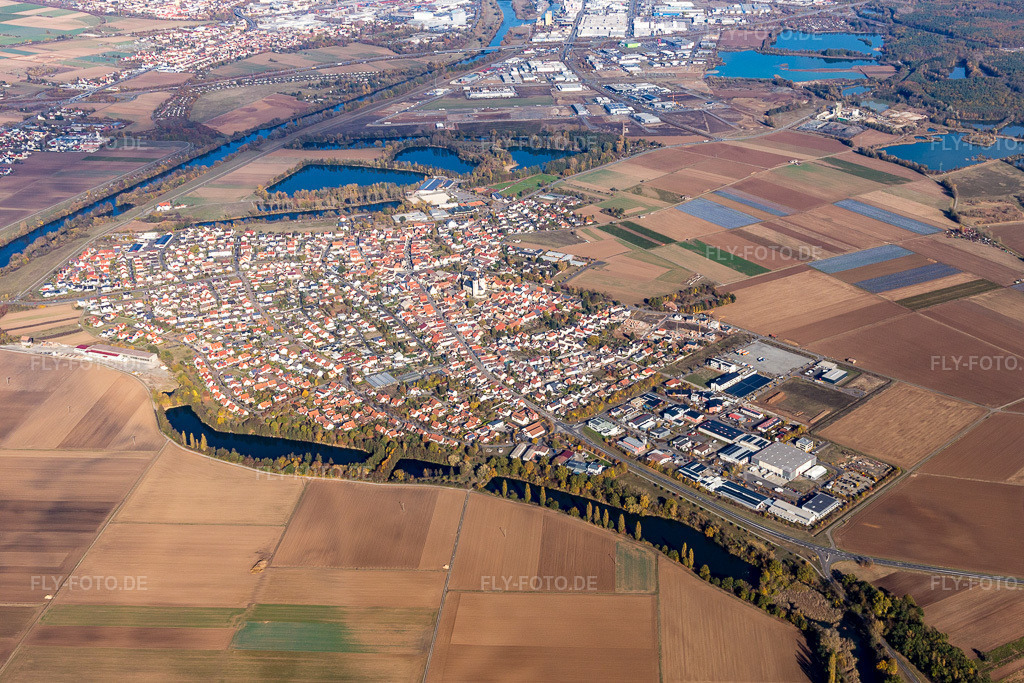 Luftbild: Fluss- Uferbereichen des Main in Grafenrheinfeld im Bundesland Bayern in Deutschland.Foto: IMG_112364.jpg vom 02.11.2018 durch Werner Riehm/FLY-FOTO.deAuflösung des Originals: 4755 x 3170 px
