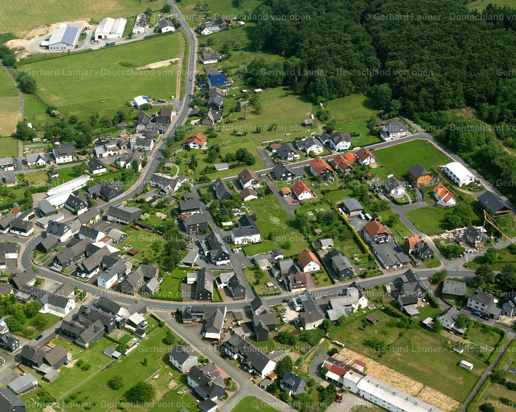 2611076 | ROTH 09.06.2006 Wohngebiet einer Einfamilienhaus- Siedlung  in Roth im Bundesland Hessen, Deutschland // Single-family residential area of settlement  in Roth in the state Hesse, Germany Foto: Gerhard Launer