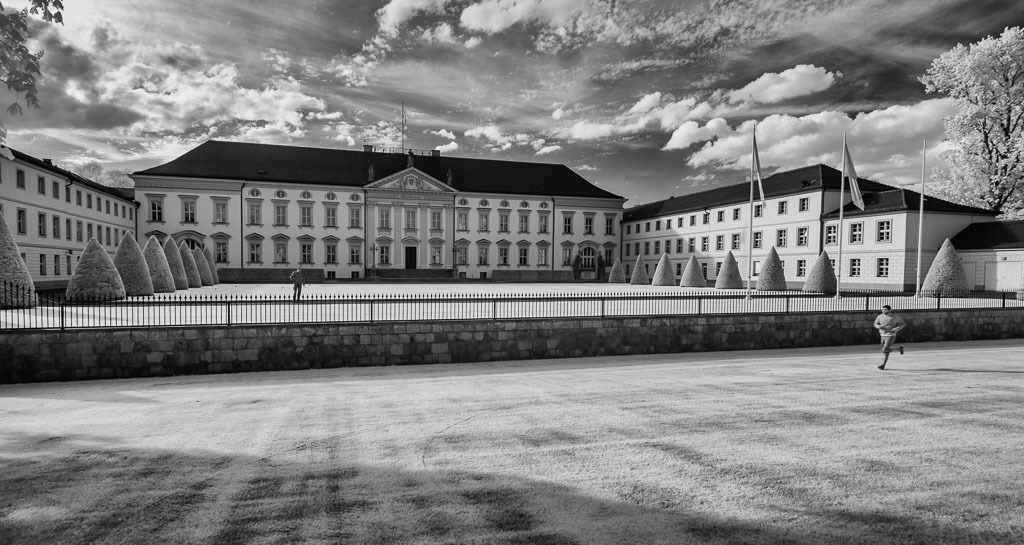 deutschland-2018-118 | Schloss Bellevue in Berlin, der Sitz des Bundespräsidenten. - Realisiert mit Pictrs.com