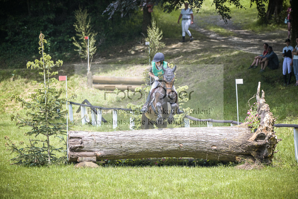 DOS_6182 | Entdecke hochwertige Reitturnierfotos von Foto Oger. Professionell, emotional und authentisch – jetzt Lieblingsmomente im Shop bestellen. - Realisiert mit Pictrs.com