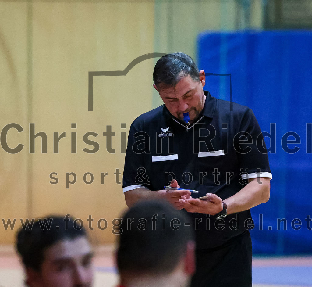 2022-11-12_087_SpVgg_Altenerding_III_gegen_TV_Altoetting_II | Erding, Deutschland, 12.11.2022:
Handball, Bezirksklasse Männer 2022 / 2023, 4. Spieltag, SpVgg Altenerding III gegen TV Altötting II, Endergebnis: 32:25

Foto: Christian Riedel / fotografie-riedel.net