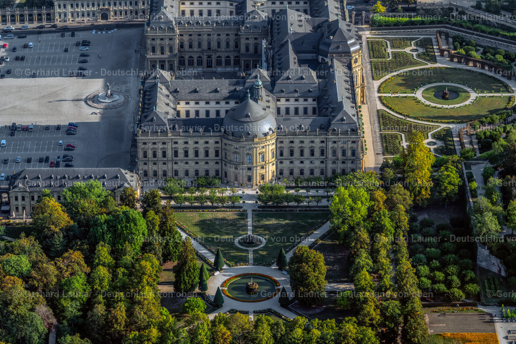 4038822 | Würzburger Residenz ist ein barocker Schlossbau am Rande der Innenstadt von Würzburg, der 1720 begonnen wurde und bis 1744 vollendet war.
