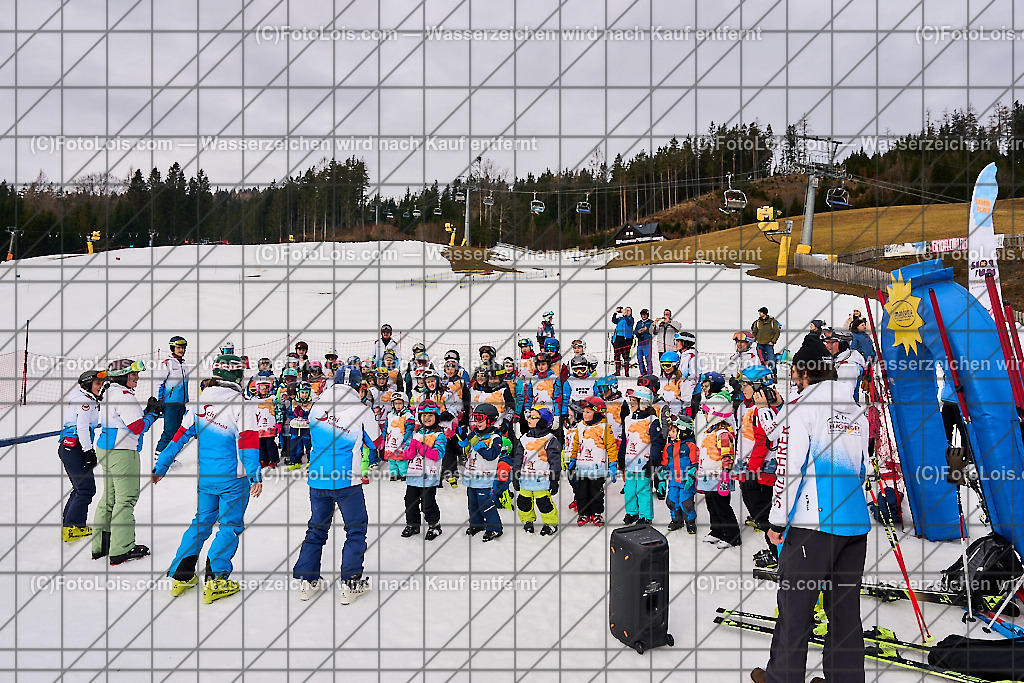 ALP5226_Schischule Haginger_gemeinsame Auswaermuebungen | (C)FotoLois.com, Alois Spandl. Schischule Haginger, Semesterkurs-Abschlusstag mit Rennlaufbewerb, Fr 9. Februar 2024.